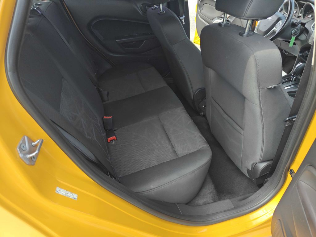 2011 Ford Fiesta Image 9