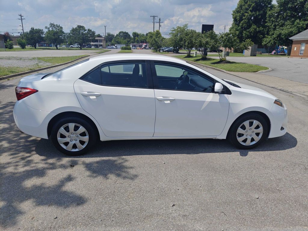 2018 Toyota Corolla Image 4