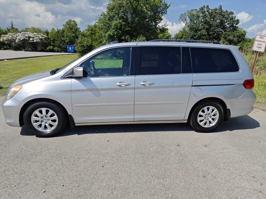 2010 Honda Odyssey Image 2