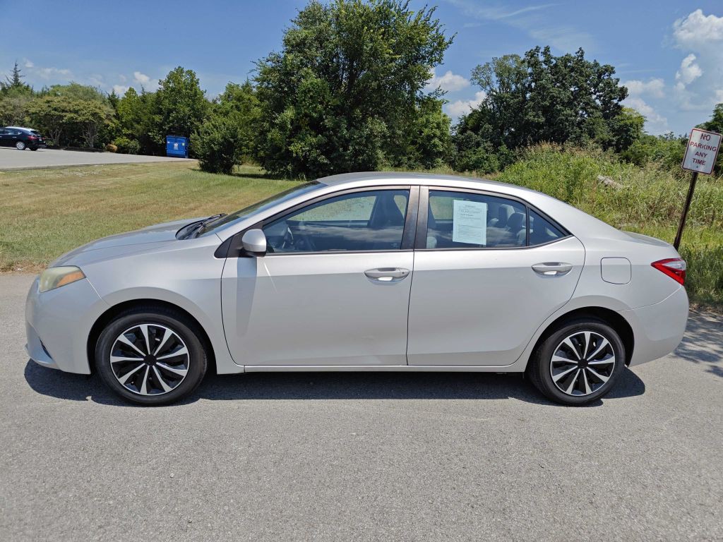 2016 Toyota Corolla Image 2