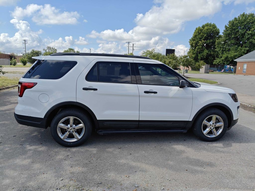 2018 Ford Explorer Image 1