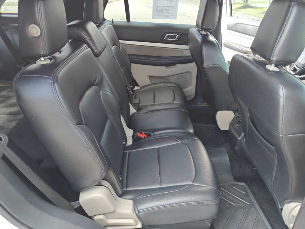 2018 Ford Explorer Image 8