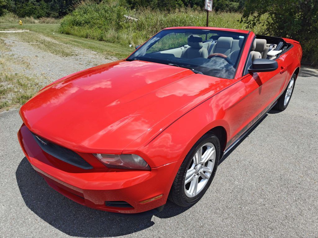 2010 Ford Mustang Image 1