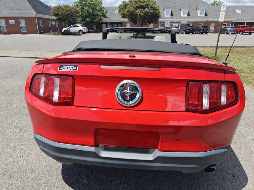2010 Ford Mustang Image 3