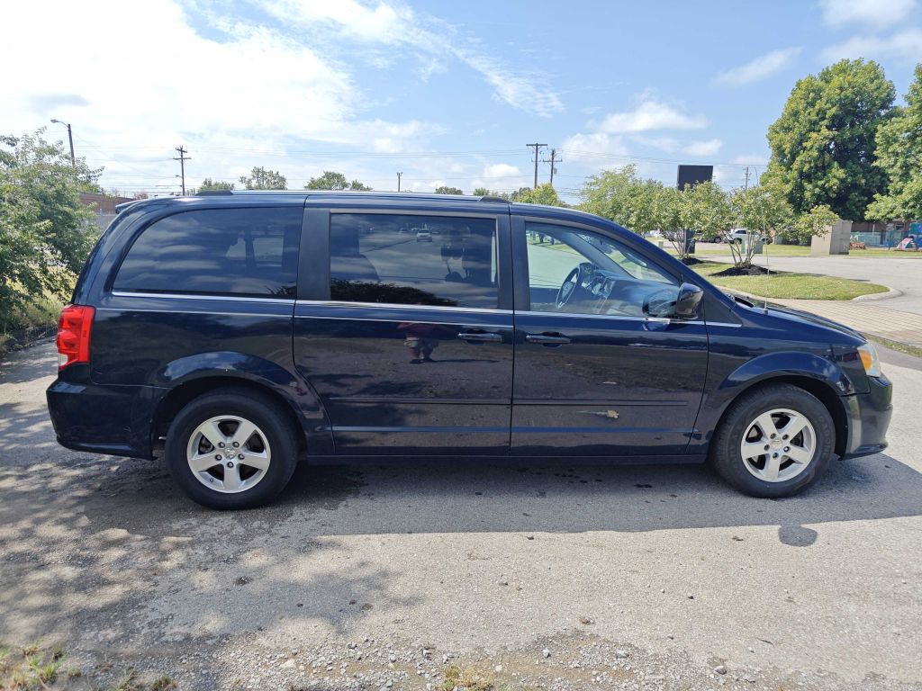 2013 Dodge Grand Caravan Image 2