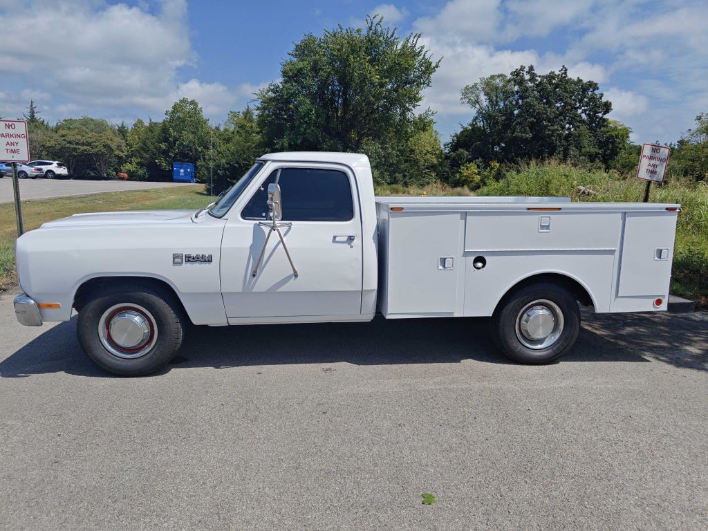 1986 Dodge D-Series Image 2