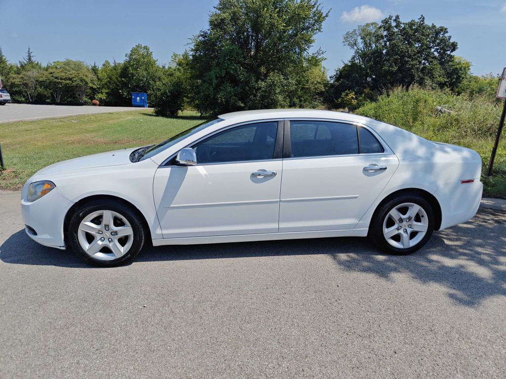 2010 Chevrolet Malibu Image 1