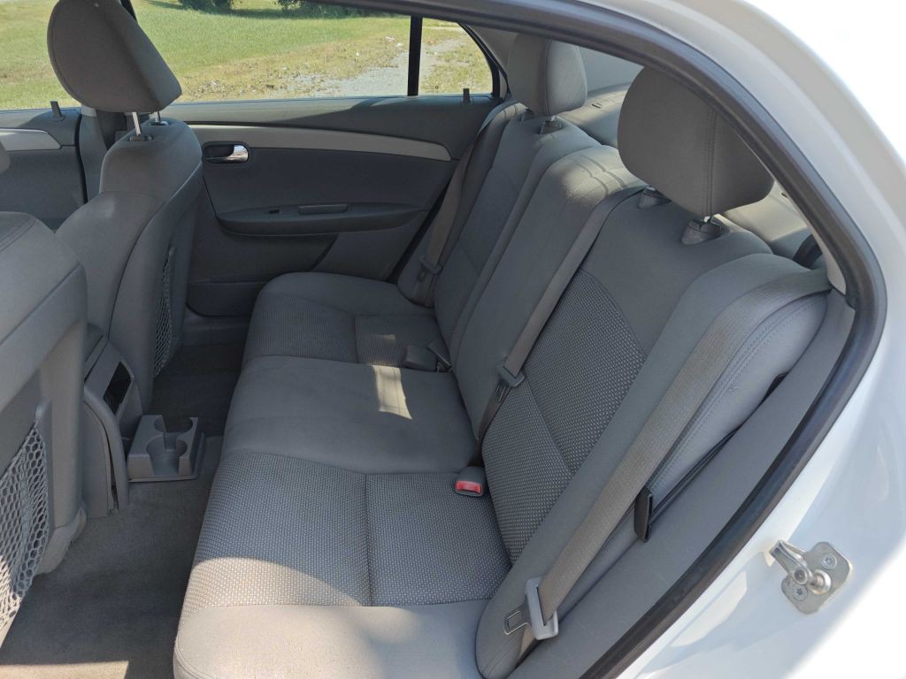2010 Chevrolet Malibu Image 6