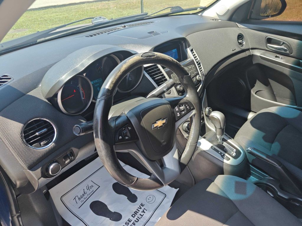 2013 Chevrolet Cruze Image 8
