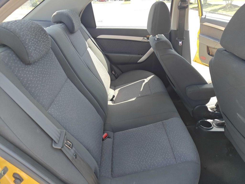 2011 Chevrolet Aveo Image 8