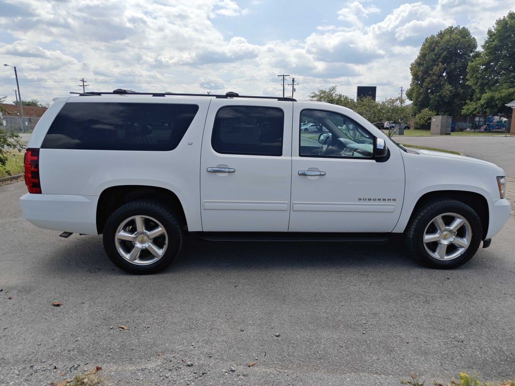 2012 Chevrolet Suburban Image 4