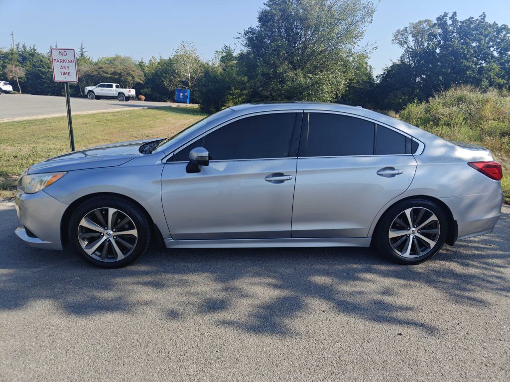 2015 Subaru Legacy Image 2