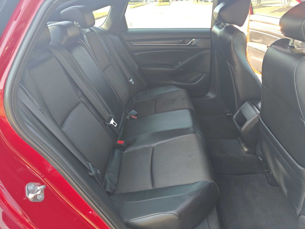 2018 Honda Accord Image 8