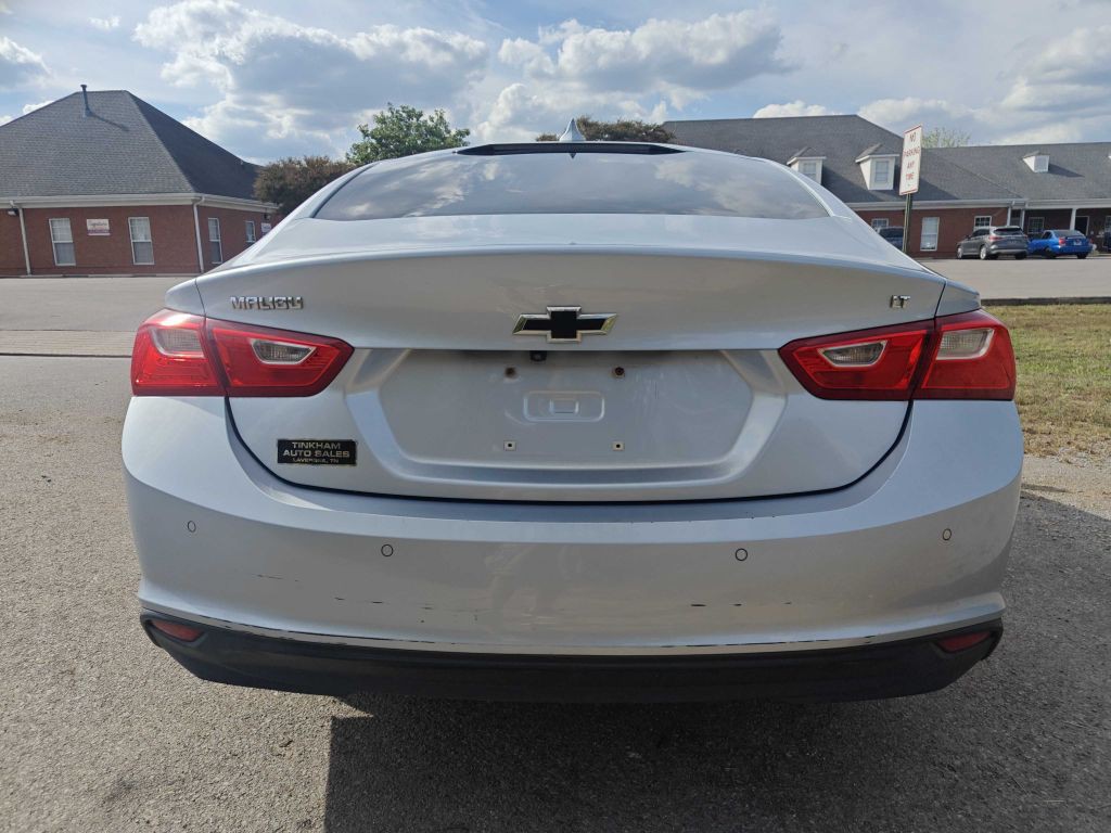 2017 Chevrolet Malibu Image 1