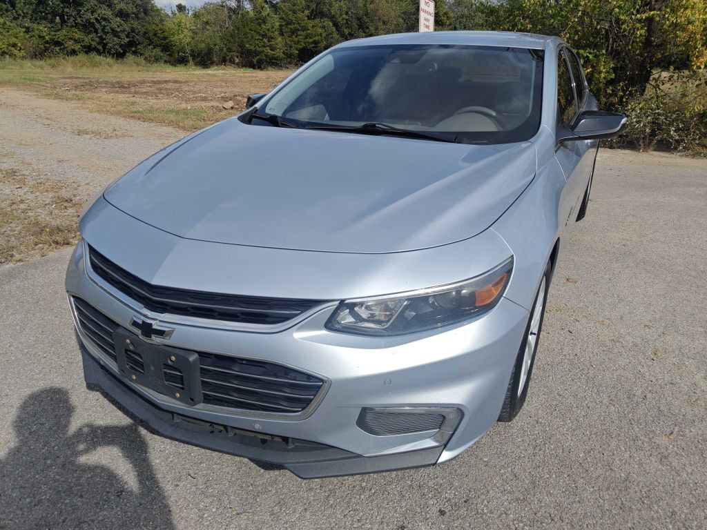 2017 Chevrolet Malibu Image 3