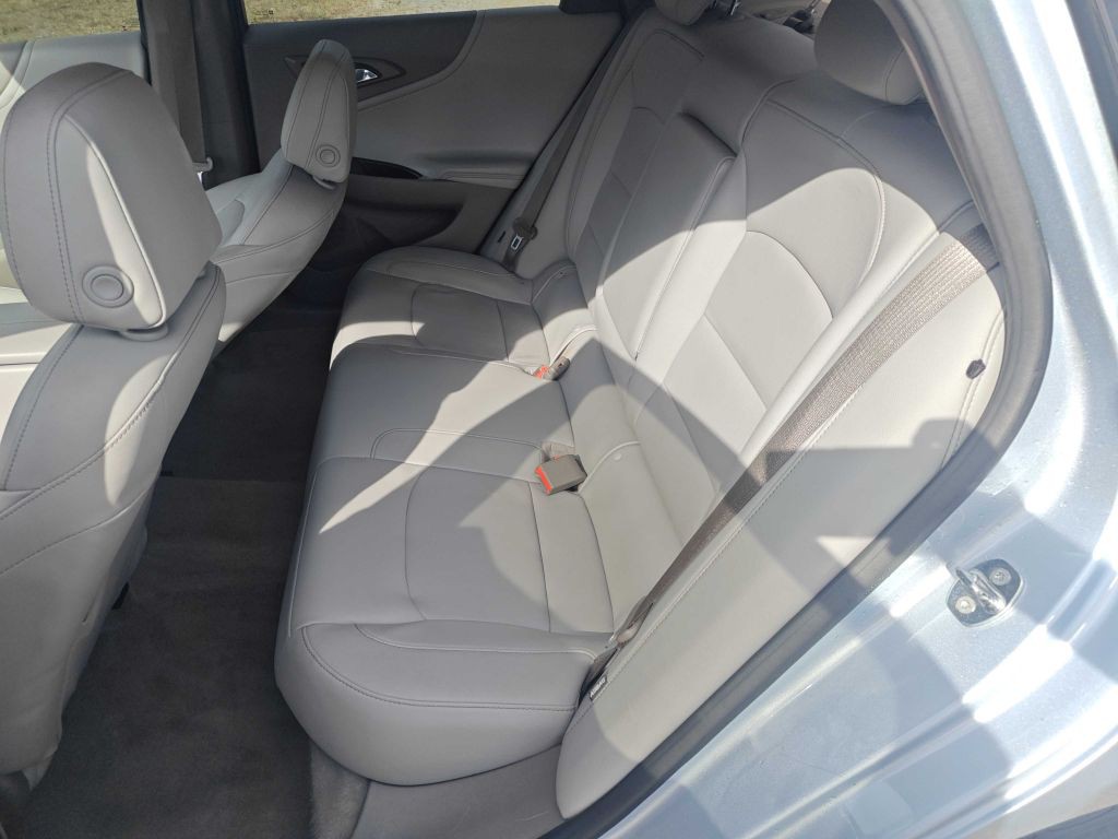 2017 Chevrolet Malibu Image 6