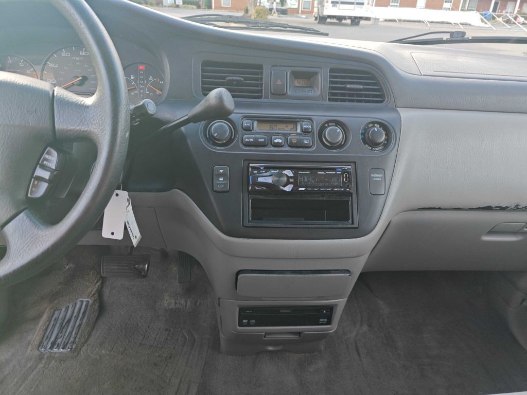 2004 Honda Odyssey Image 10