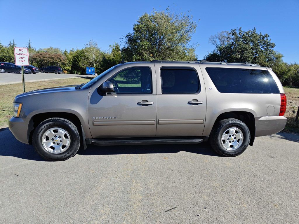 2013 Chevrolet Suburban Image 5