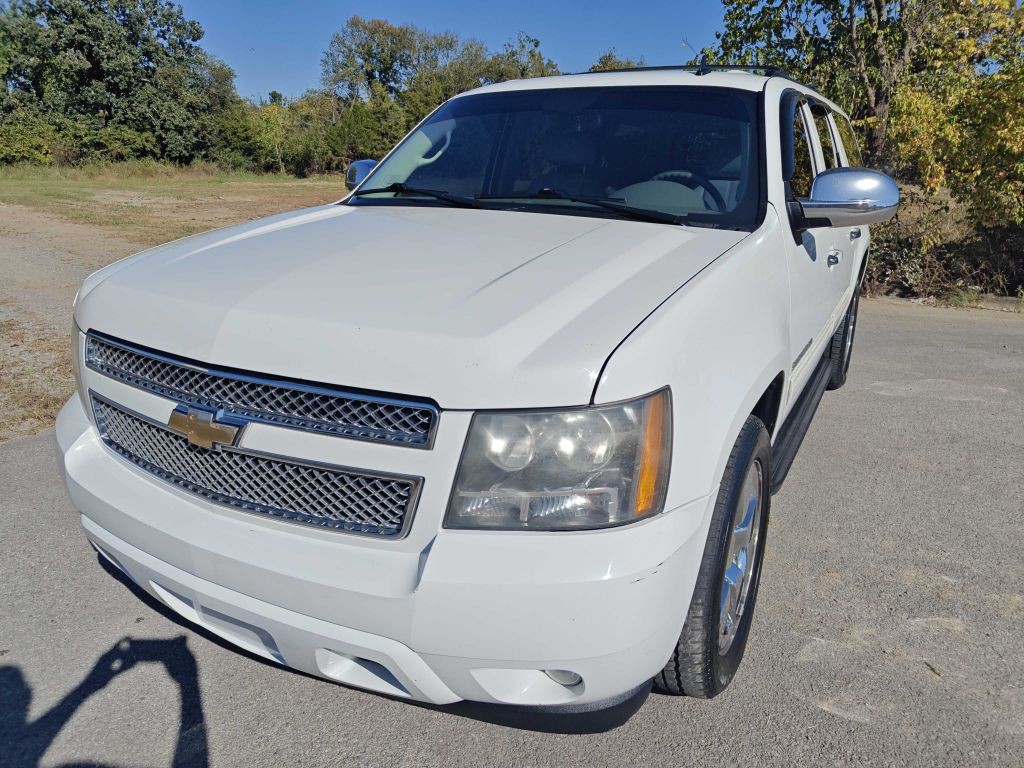 2011 Chevrolet Suburban Image 5