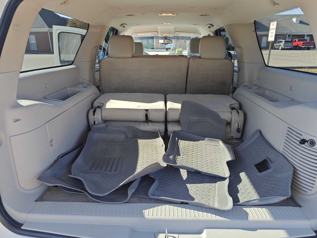 2011 Chevrolet Suburban Image 7