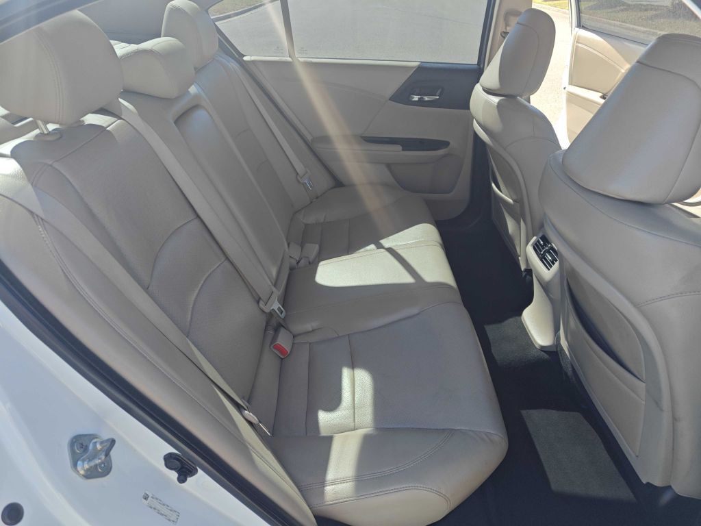 2013 Honda Accord Image 8