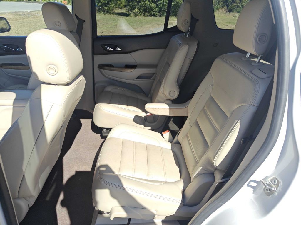 2017 GMC Acadia Image 7