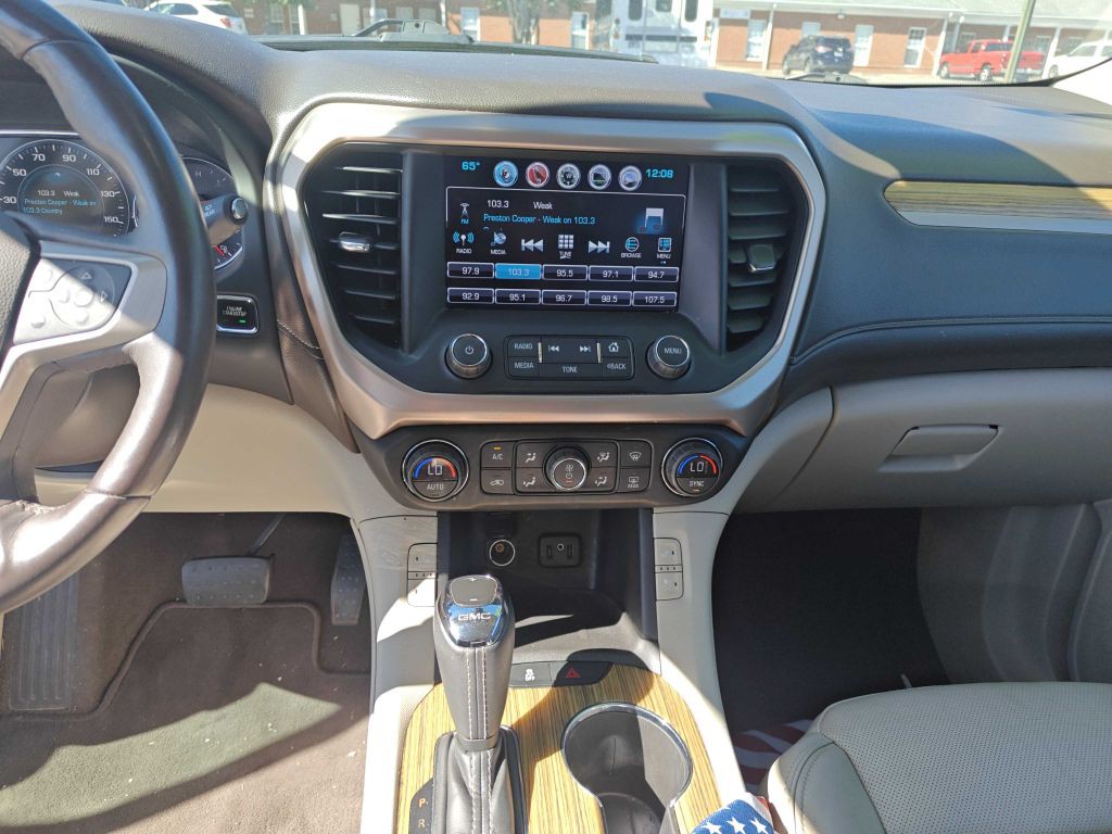 2017 GMC Acadia Image 10
