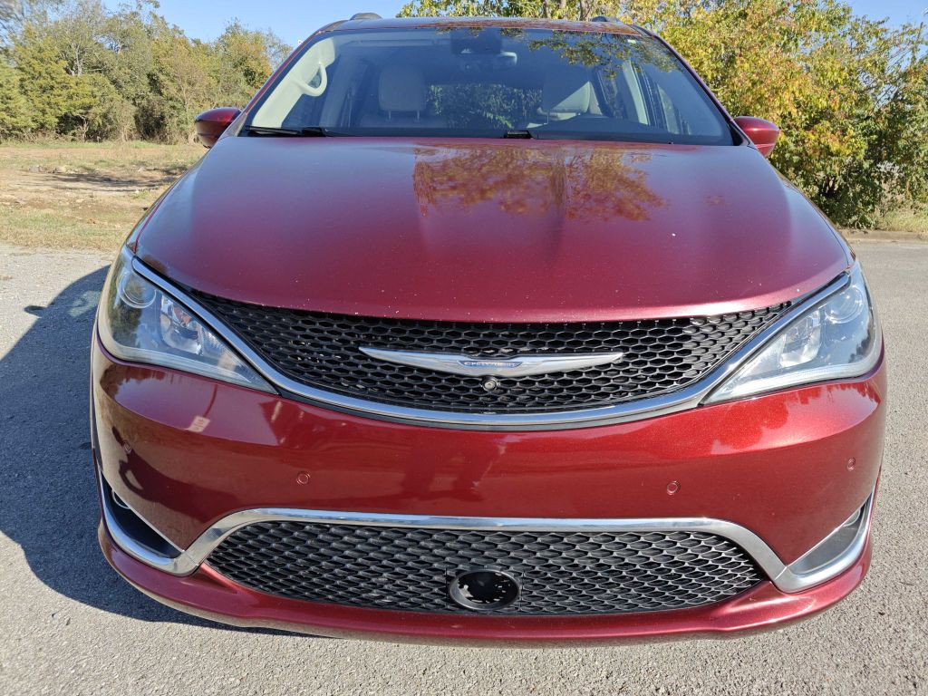 2017 Chrysler Pacifica Image 1