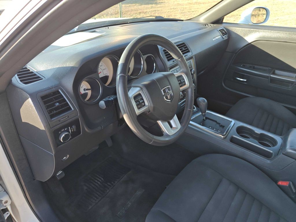 2013 Dodge Challenger Image 7