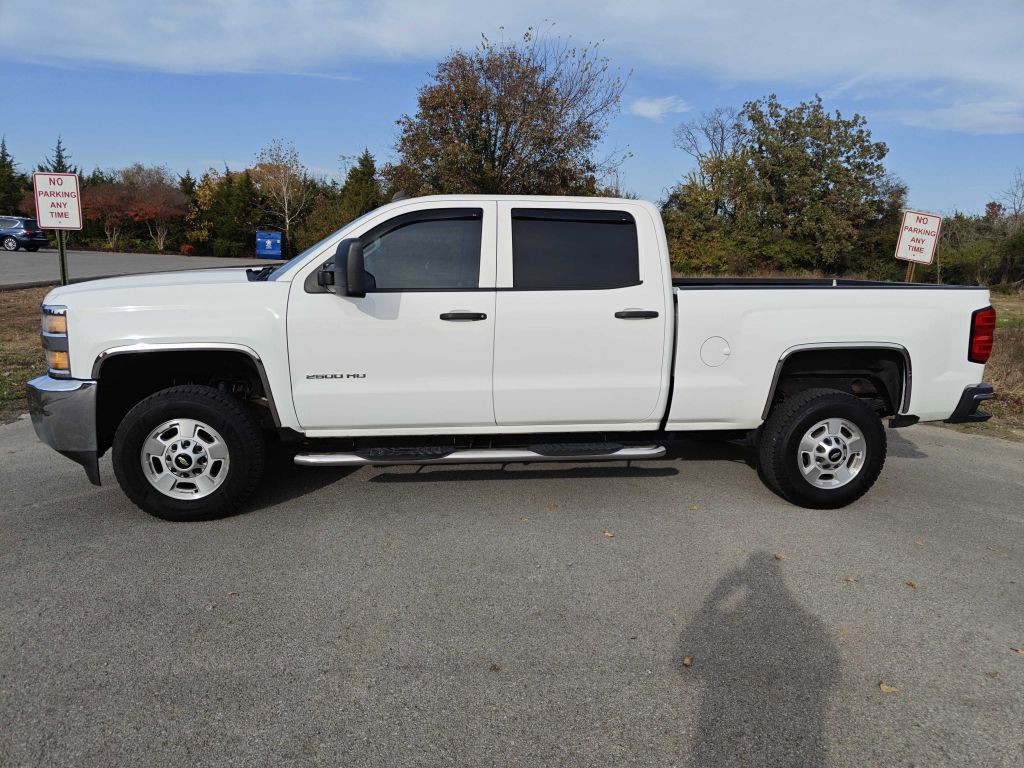 2015 Chevrolet Silverado 1500 Image 2