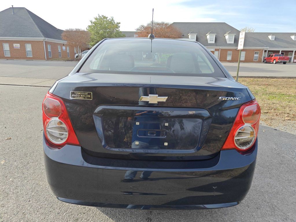 2016 Chevrolet Sonic Image 3