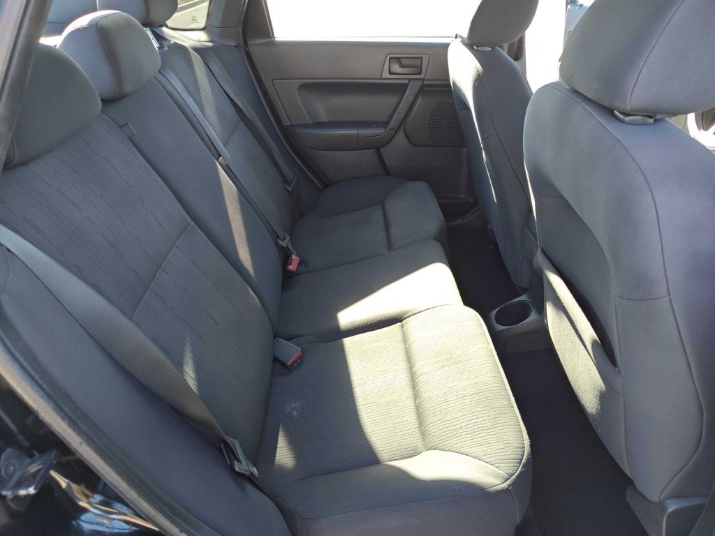 2011 Ford Focus Image 9