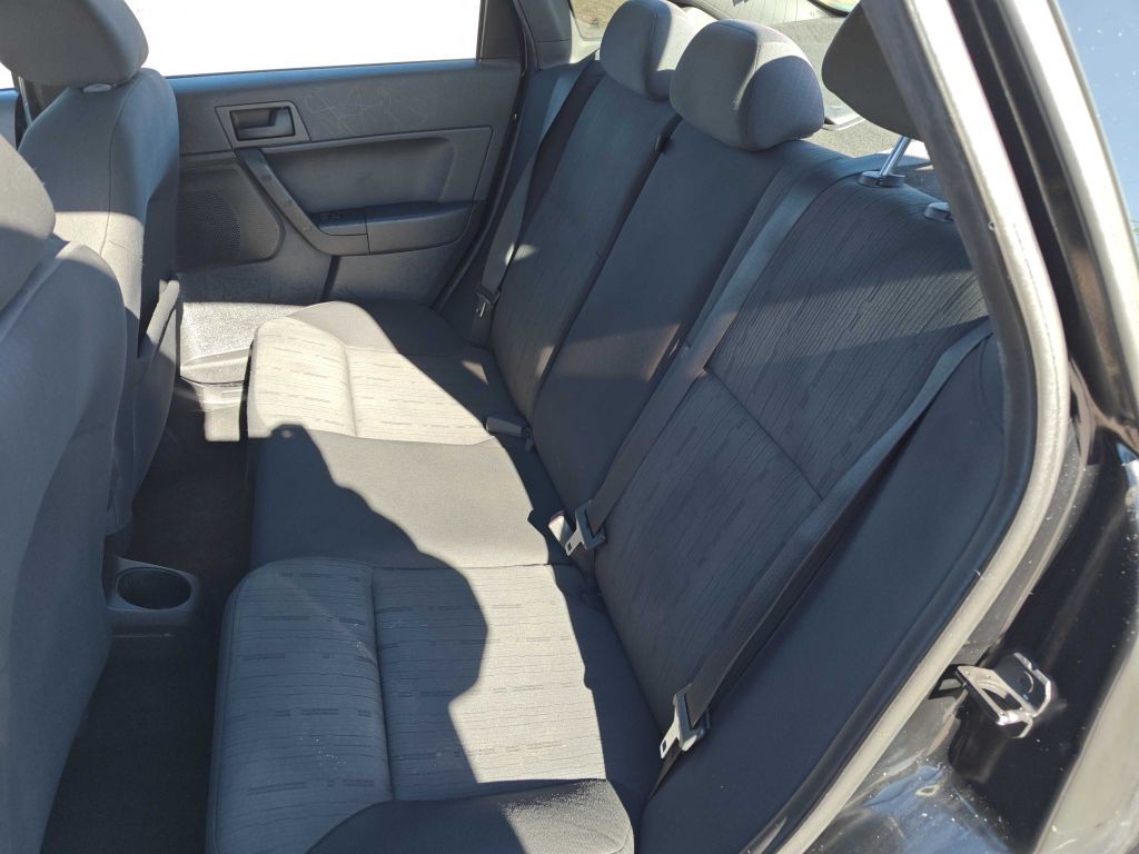 2011 Ford Focus Image 7