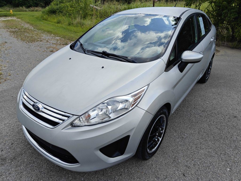 2011 Ford Fiesta Image 1