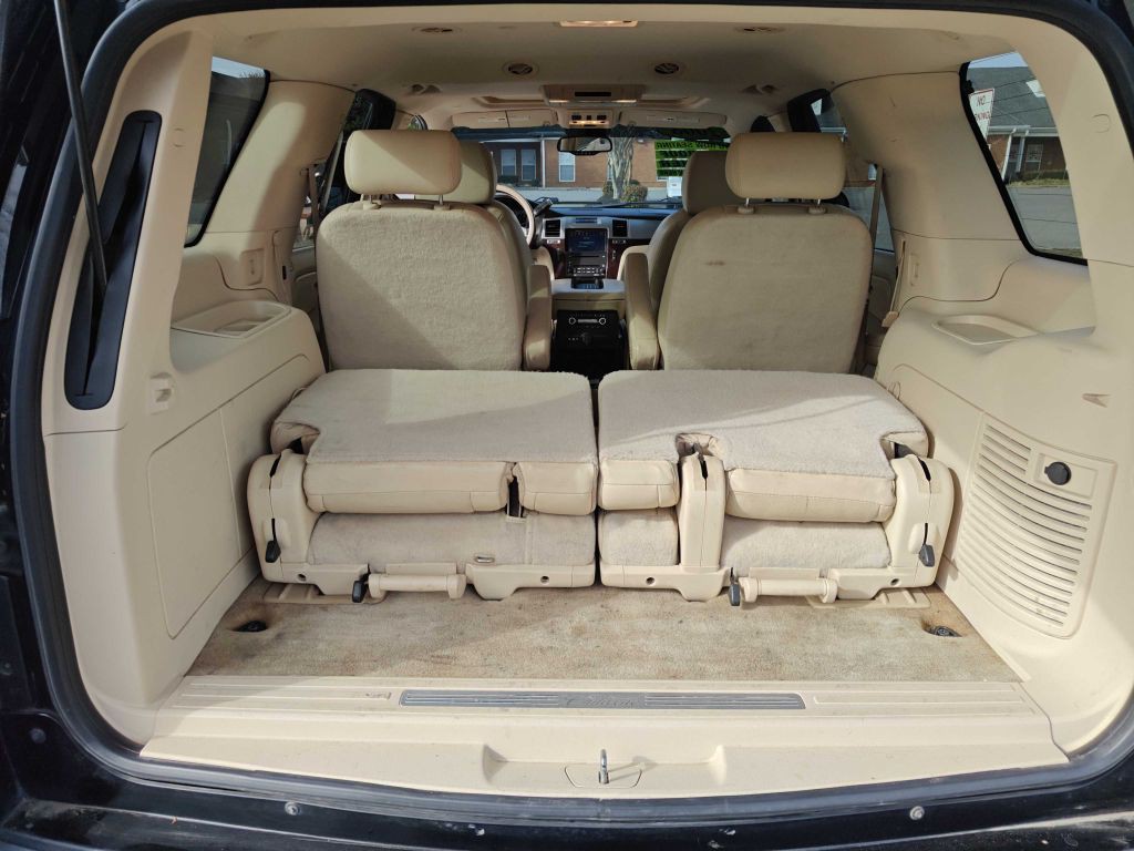 2008 Cadillac Escalade Image 8