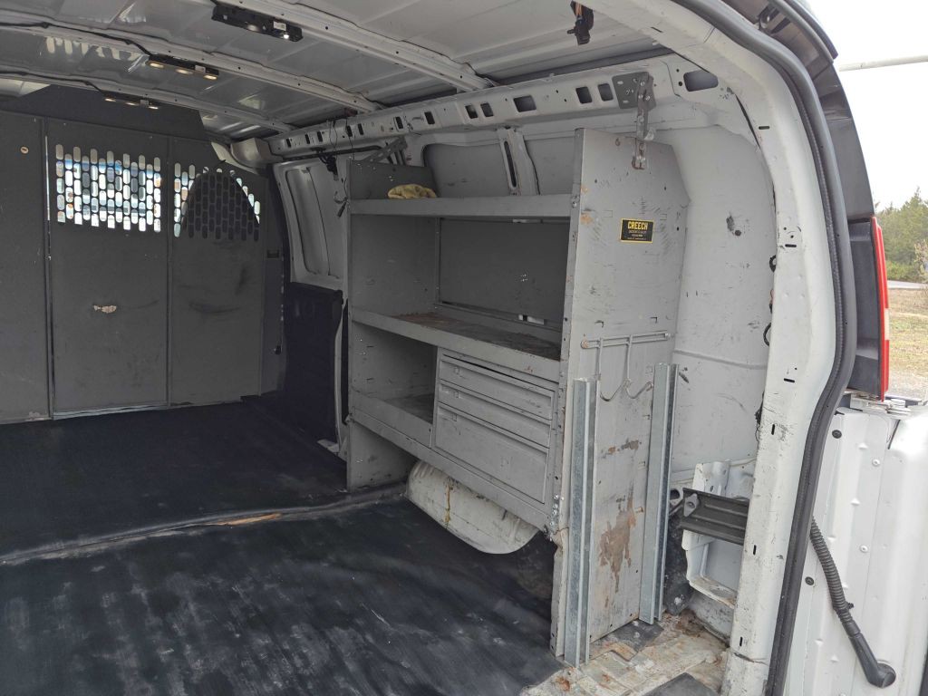 2015 Chevrolet Express Image 10