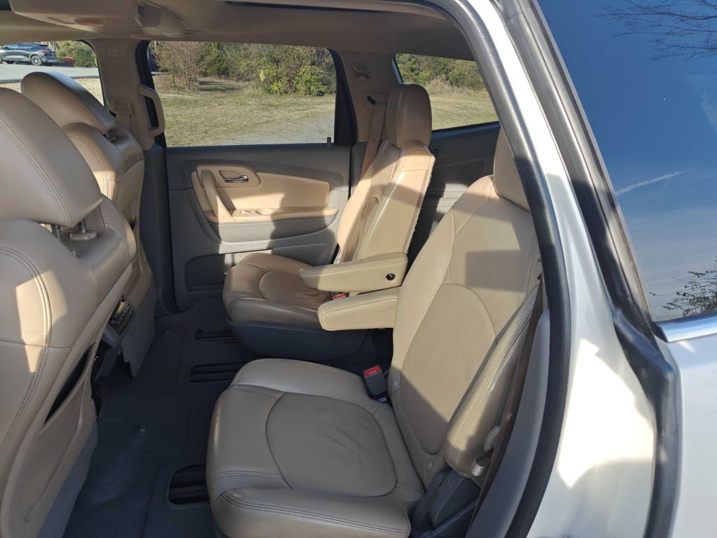 2012 Chevrolet Traverse Image 6