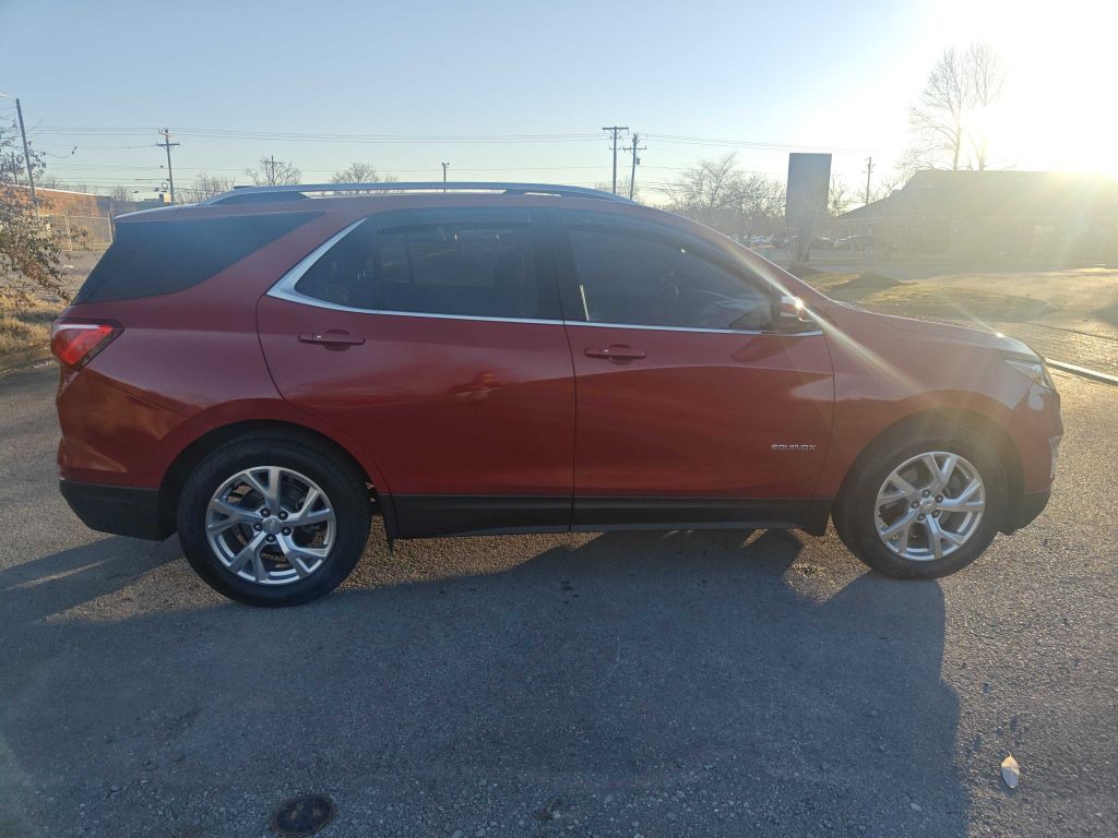 2018 Chevrolet Equinox Image 2