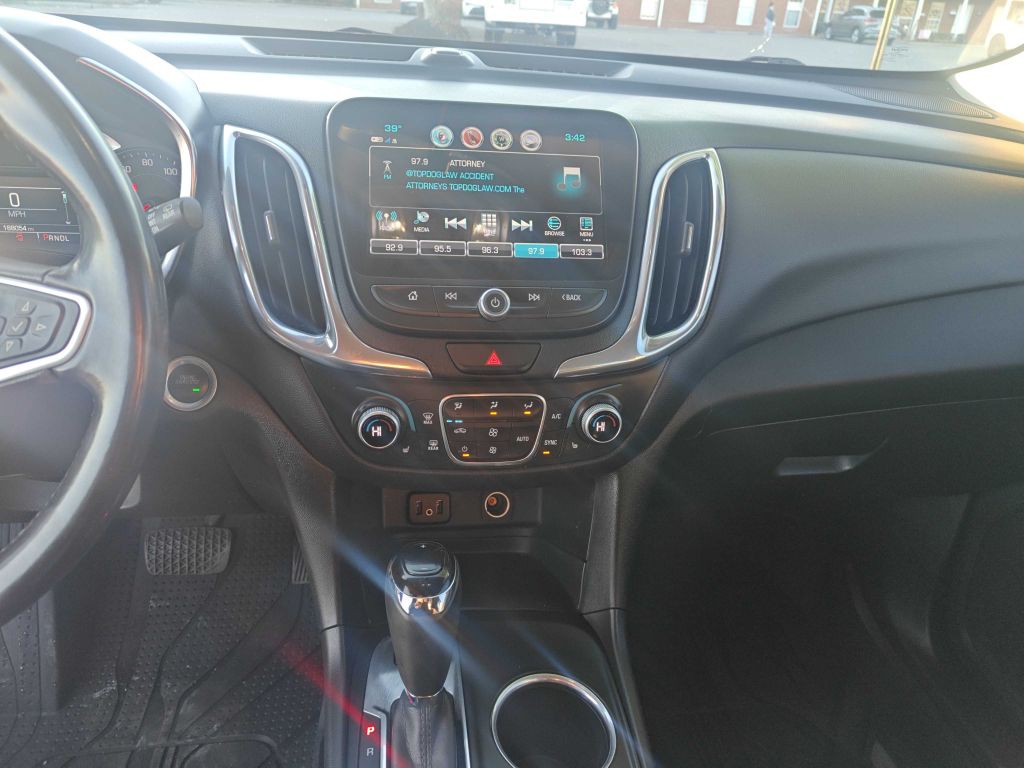 2018 Chevrolet Equinox Image 8