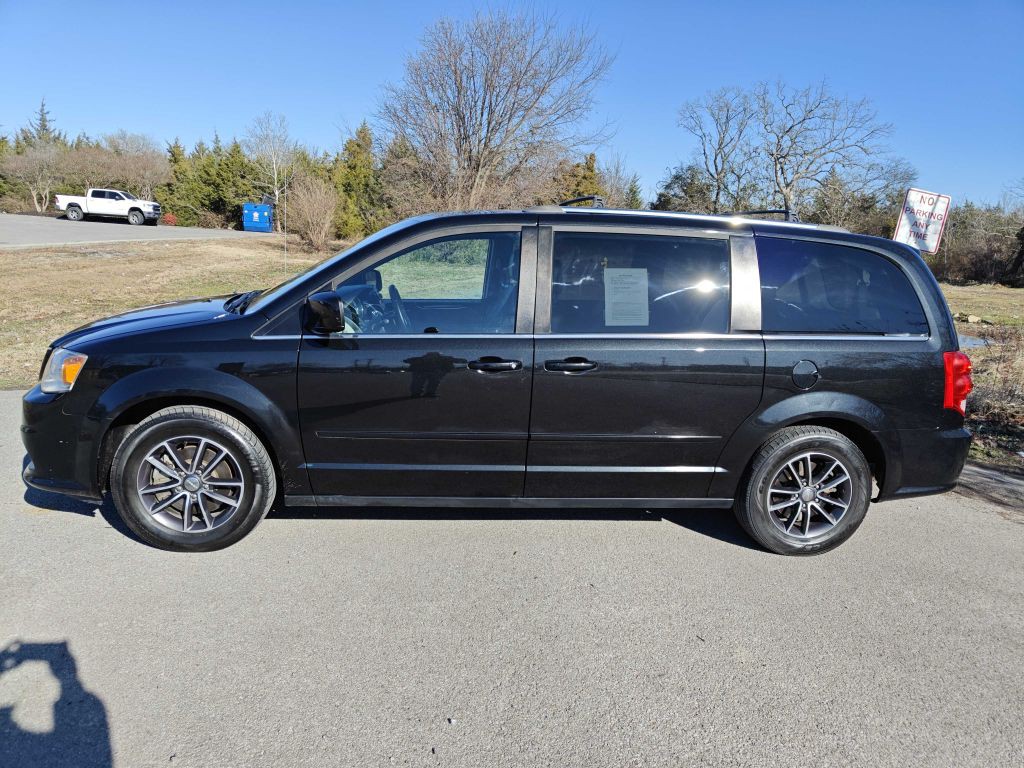 2017 Dodge Grand Caravan Image 2