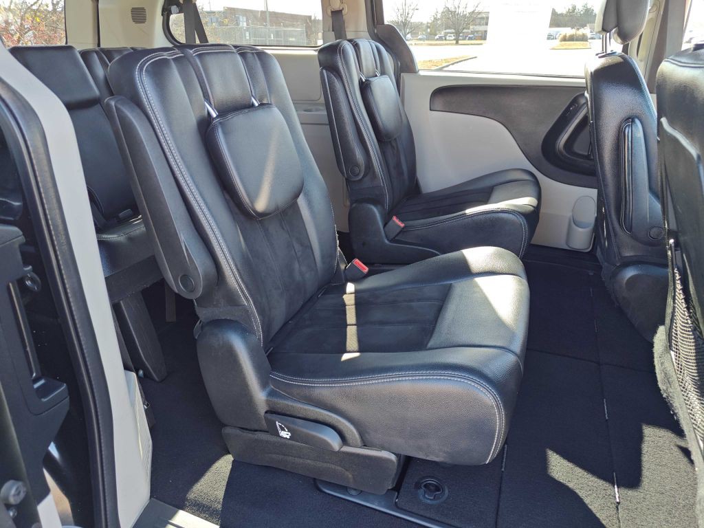 2017 Dodge Grand Caravan Image 9