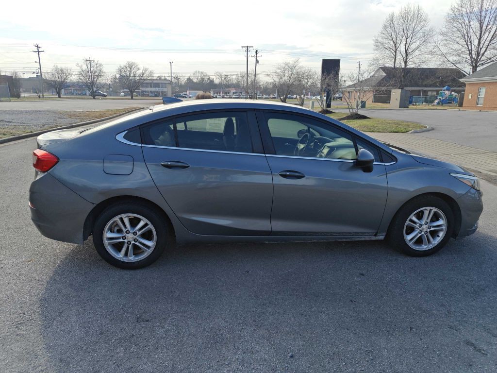 2018 Chevrolet Cruze Image 4