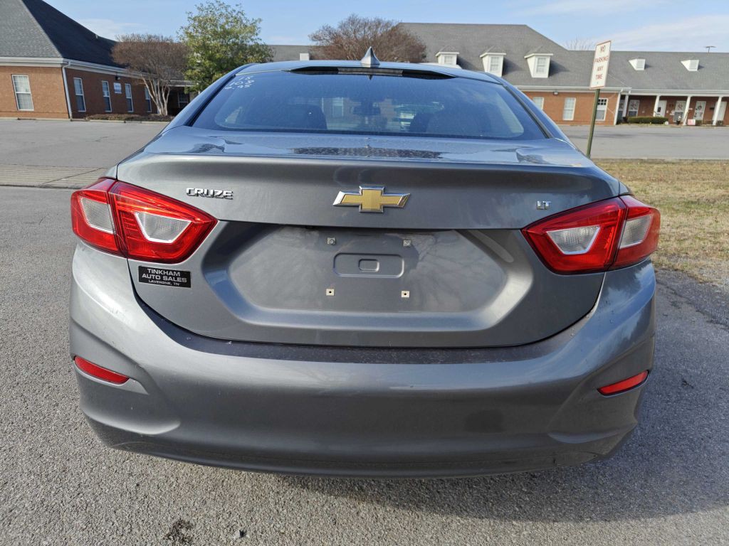 2018 Chevrolet Cruze Image 3
