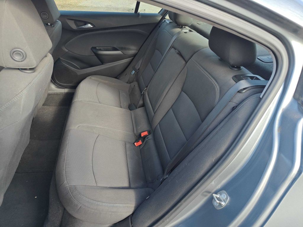 2018 Chevrolet Cruze Image 7