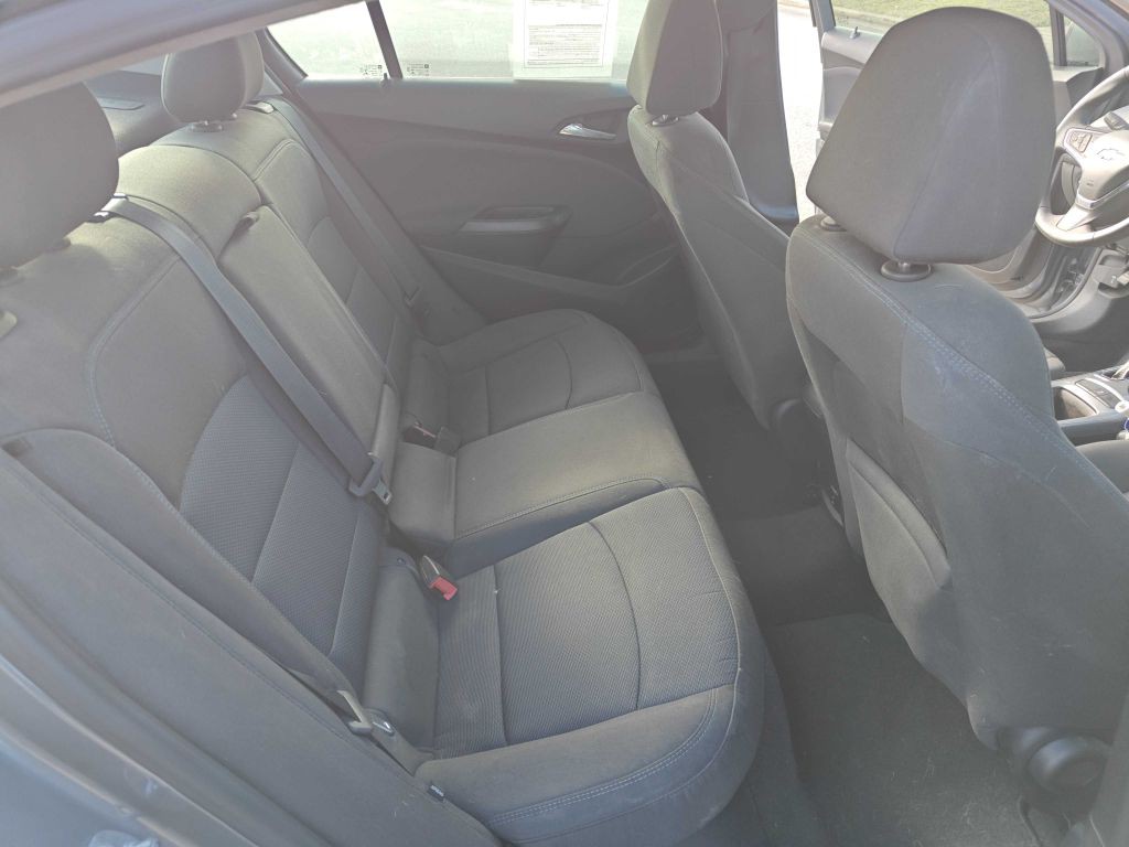 2018 Chevrolet Cruze Image 8