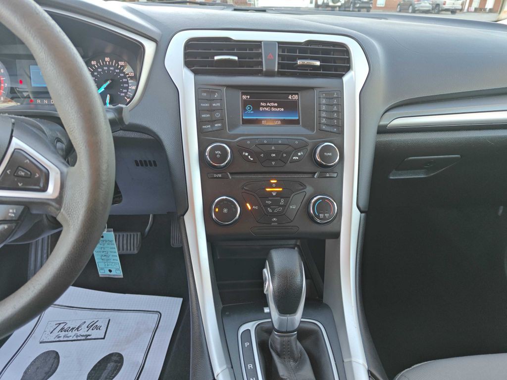 2016 Ford Fusion Image 9