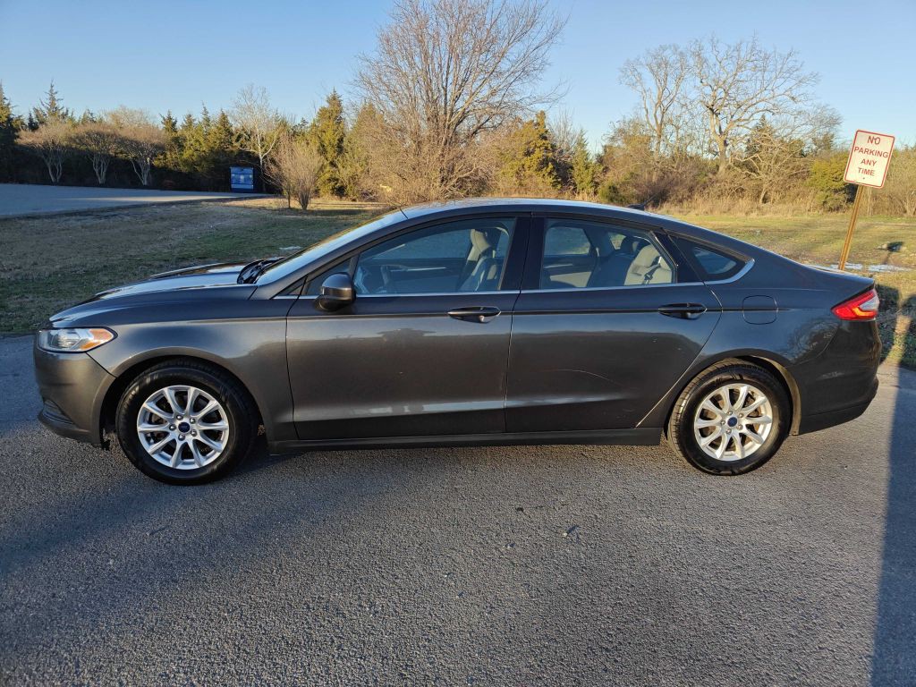 2016 Ford Fusion Image 2
