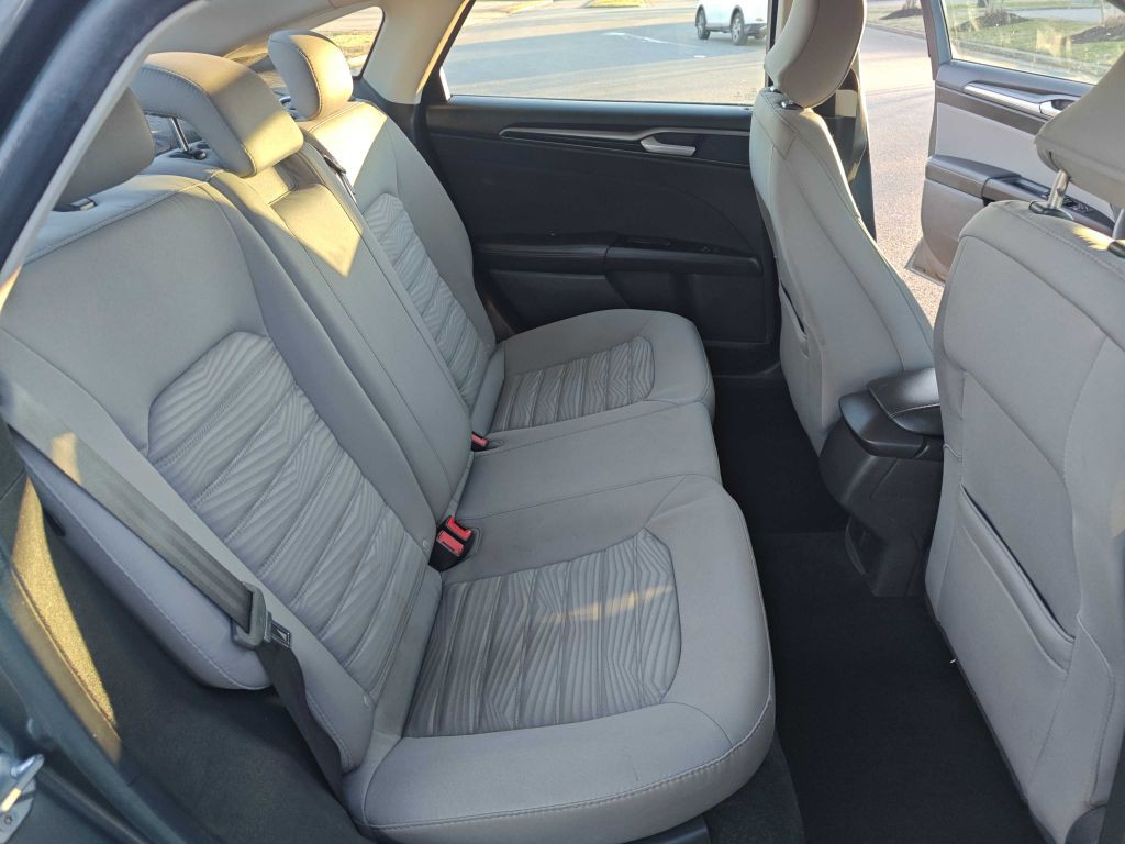 2016 Ford Fusion Image 8
