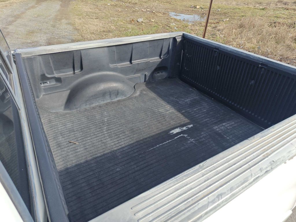 2004 Ford F-150 Image 8