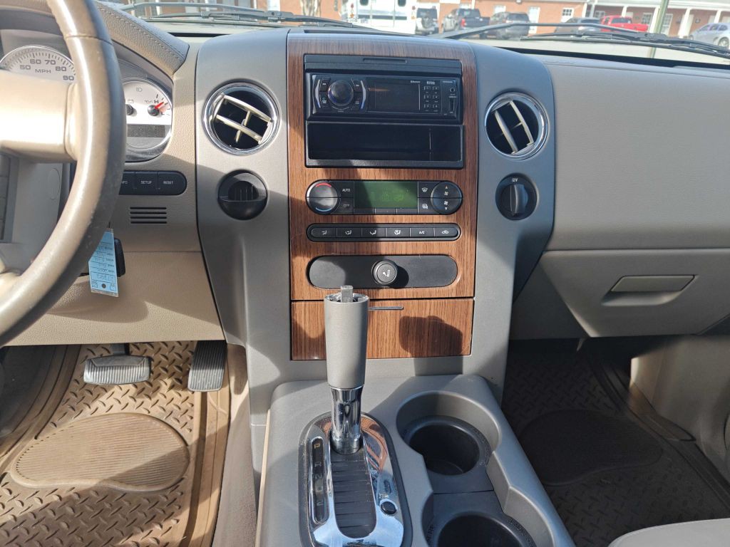 2004 Ford F-150 Image 10